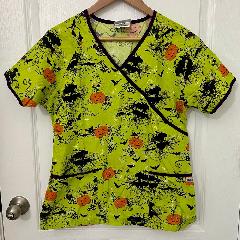Uniform Advantage UA Scrubs | Halloween Pumpkin Witch Top | Green | Medium